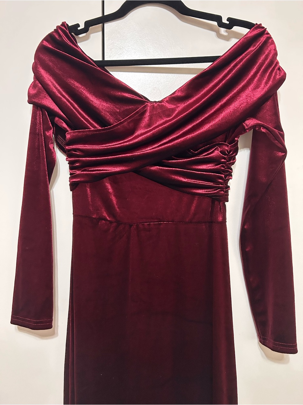 Cider velvet mini Dress in Burgundy - Picture 3 of 4